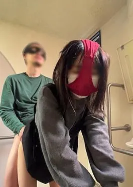 Fc2ppv FC2PPV-4404510 Next to a worker who is taking a break in the parking lot of a park a bristle college girl is forced to have her exposed pussy exposed in the car and drips her love juicesAfter cleaning her precum-covered penis she stands in the toilet after having her crotch convulsions climax Pussy convulsions climax in the back – Next to the worker who is resting in the parking lot of the park, a bristly female college student who is forced to expose the inside of the car and drips love